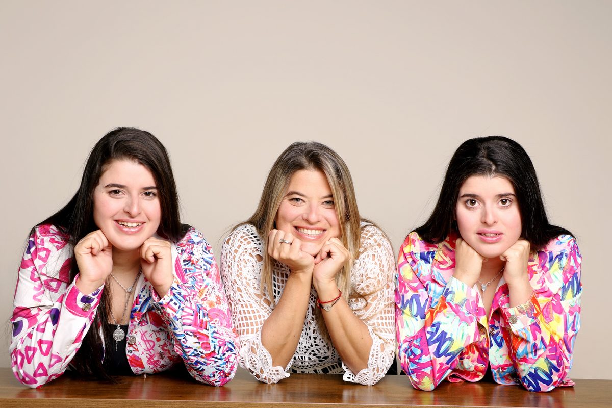 Mariella Mongiovi with her twin daughters